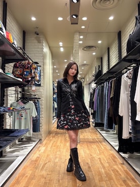 「HYSTERIC GLAMOUR（ヒステリックグラマー）のROCK HAPPENING柄 ワンピース（ワンピース）」を使った、SUMIKAさん（レディース・160cm）の秋コーディネート