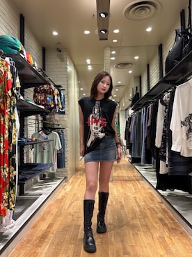 「HYSTERIC GLAMOUR（ヒステリックグラマー）のバックレースアップ マイクロミニデニムスカート（デニムスカート）」を使った、SUMIKAさん（レディース・160cm）の秋コーディネート