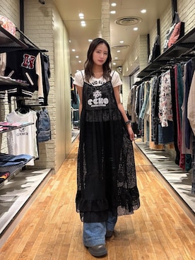 「HYSTERIC GLAMOUR（ヒステリックグラマー）のローライズフレアデニムパンツ（デニムパンツ、ブルー系）」を使った、SUMIKAさん（レディース・160cm）の春コーディネート