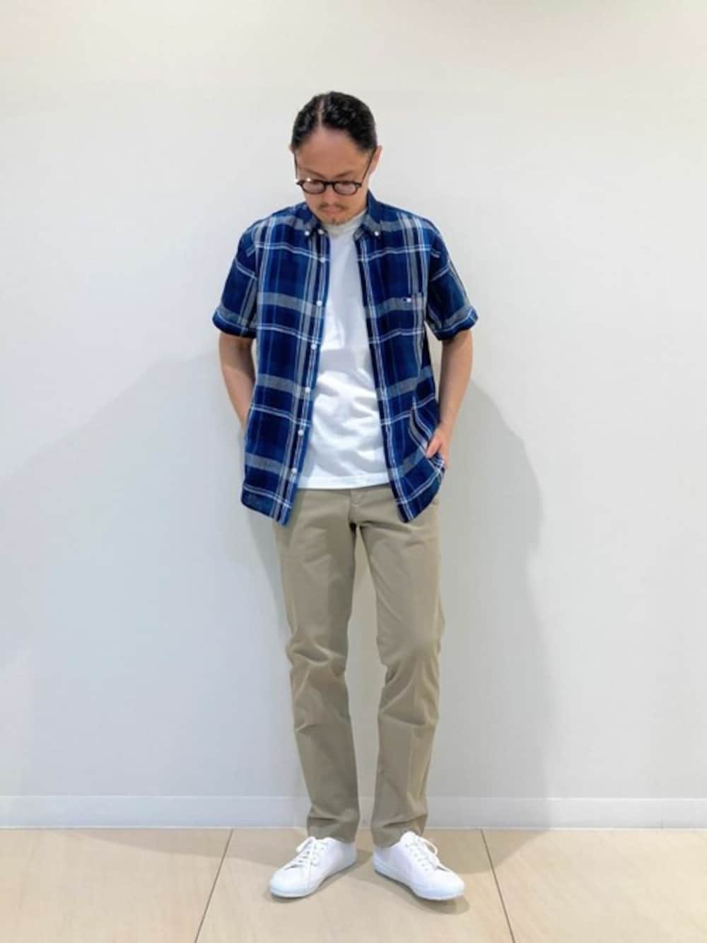 「NOLLEY'S goodmanのリネン クジラ ボタンダウン 半袖シャツ(キャッチーなトリコロール刺しゅう、ギフトにも）（シャツ/ブラウス、ブルー系）」を使った、NOLLEYS MENS stylingさん（メンズ・174cm）の夏コーディネートの1枚目の写真