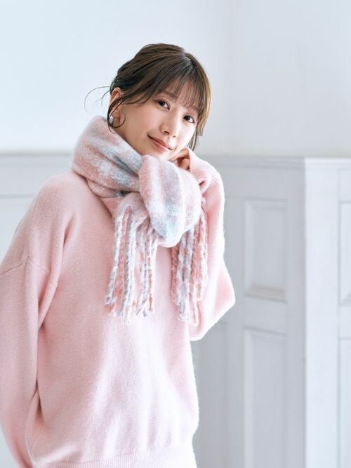 FEKETE ラメフーディーマフラー　ピンク FEKETE（フェケテ）の「HOODED GLITTER MUFFLER / ラメ