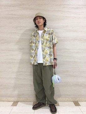 「SKY（スカイ）のアイテム」を使った、桑畑さん（メンズ・175cm）の春コーディネート
