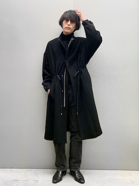 「オールブラック」｜「アイテム（モッズコート）」を使った、アライ@youtubeさん（メンズ・176cm）の冬コーディネート
