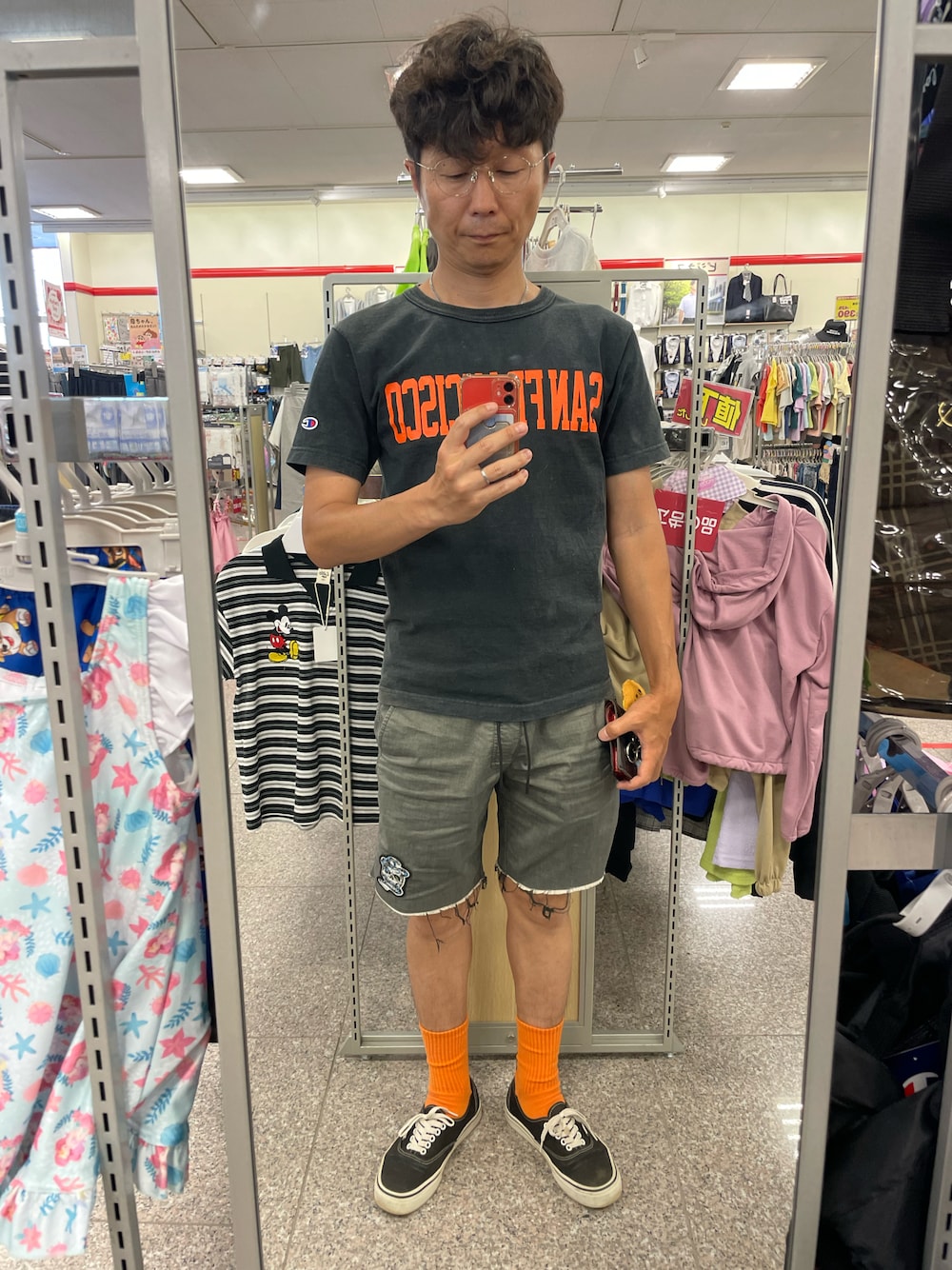 「お出かけコーデ、メンズファッション、休日コーデ、t1011、rvca、vans、authentic」｜「ChampionのChampion　T1011 US T-SHIRTS（Tシャツ/カットソー、ブラック系）」を使った、NOSERIDERRR さん（メンズ・165cm）の春コーディネートの1枚目の写真