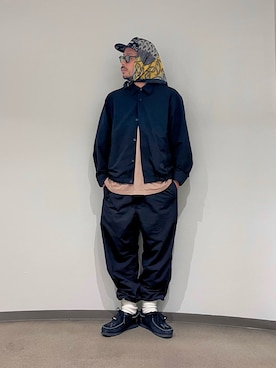 Supreme のアイテムを使った「ナイロンパンツ」の人気ファッション