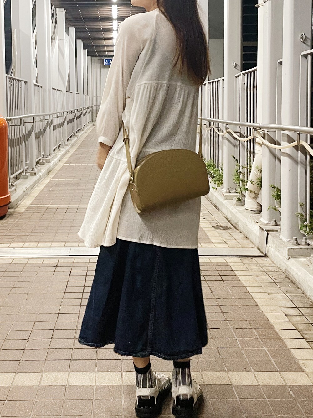 値下げ【A.P.C】ハーフムーンショルダー DEMI LUNE PXADM F61048 APC A.P.C. アーペーセー ハーフムーン ショルダーバッグ ポシェット