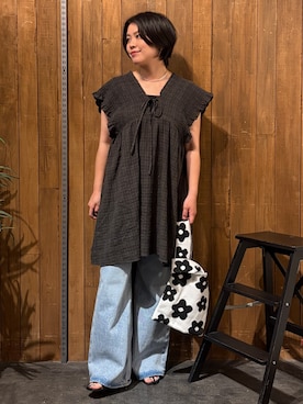「HONEYSUCKLE ROSE（ハニーサックルローズ）のシャーリングブラウス（シャツ/ブラウス、グレー系）」を使った、nonty＊さん（レディース・157cm）の夏コーディネート