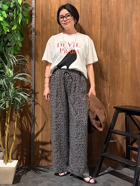「Right-on（ライトオン）の【Right-on別注】ムービープリントTシャツ（Tシャツ/カットソー、ホワイト系）」を使った、nonty＊さん（レディース・157cm）の夏コーディネート