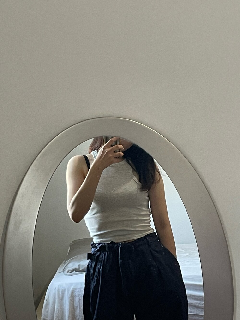 「メンズコーデ、カジュアルコーデ、夏ファッション、summer、summer style、夏、夏コーデ、タンクトップ、シンフルコーデ、simple、pants、casual、メンズファッション、メンズアイテム、ラクチンコーデ」｜「Engineered Garmentsのアイテム（その他パンツ、ブルー系）」を使った、NAOさん（レディース・157cm）の夏コーディネートの1枚目の写真