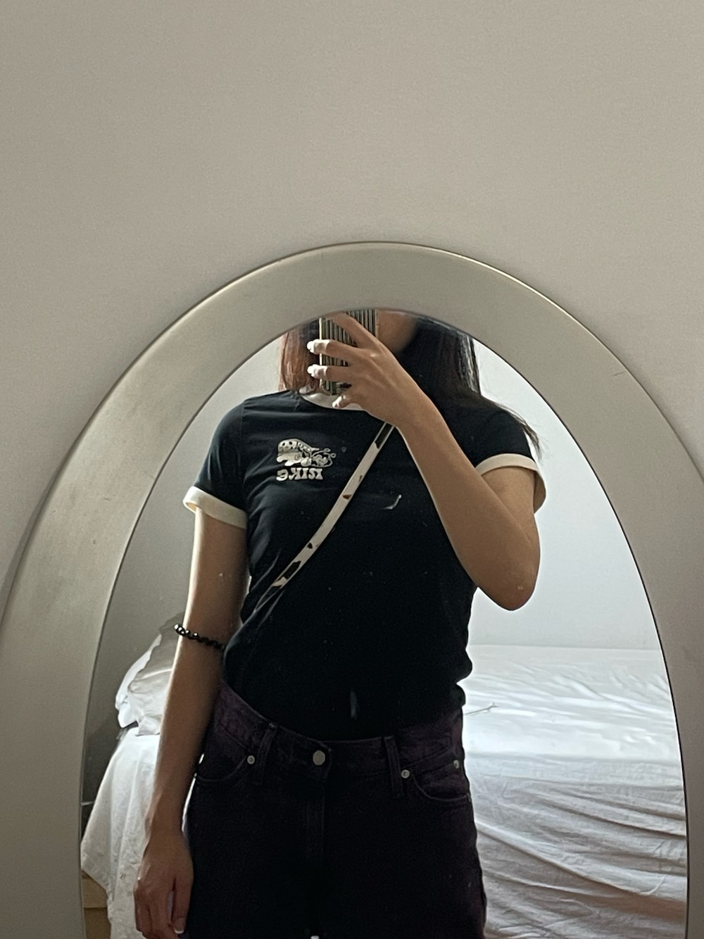 「denim、Levi's、デニムパンツ、リーバイス、夏ファッション、Tシャツ、NIKE、シンプルコーデ、デニム、Tshirts、Tシャツ×デニム、simple、初夏コーデ、summer、スポーツミックス」｜「NIKEのアイテム（Tシャツ/カットソー、ブラック系）」を使った、NAOさん（レディース・157cm）の夏コーディネートの1枚目の写真