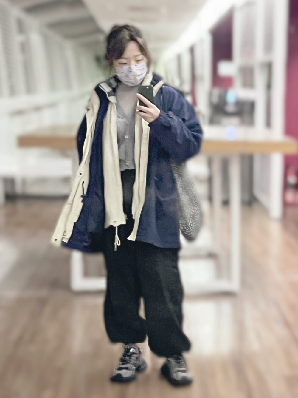 「pailailiのアイテム（スニーカー、シルバー系）」を使った、迷Mir /。daily stylさん（レディース・162cm）の春コーディネートの1枚目の写真