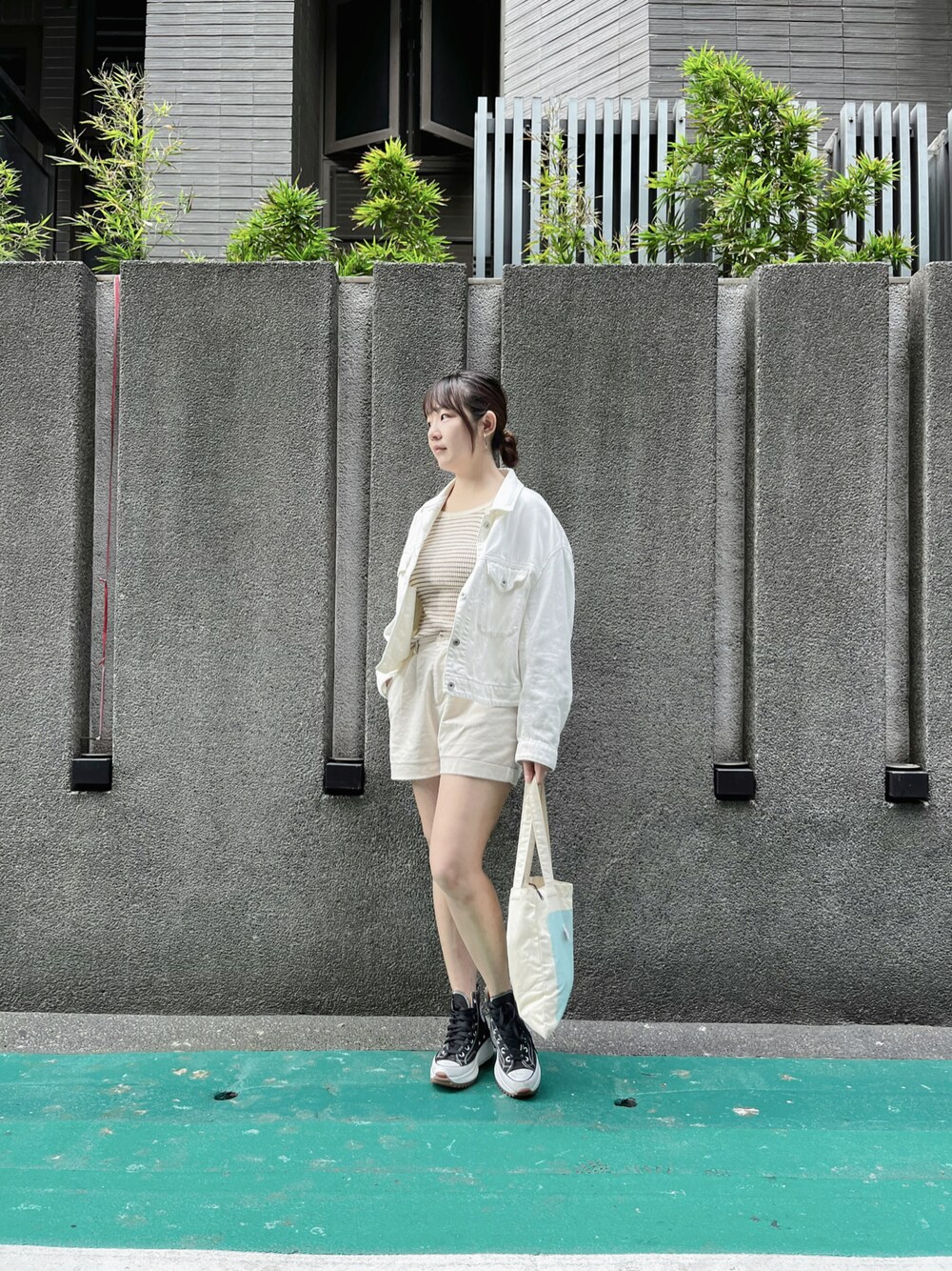 「おでかけコーデ」｜「CONVERSEのconverse コンバース AS 100 TREKWAVE HI オールスター 100 トレックウエーブ HI 31307101 BLACK（スニーカー、ブラック系）」を使った、迷Mir /。daily stylさん（レディース・162cm）の夏コーディネートの1枚目の写真