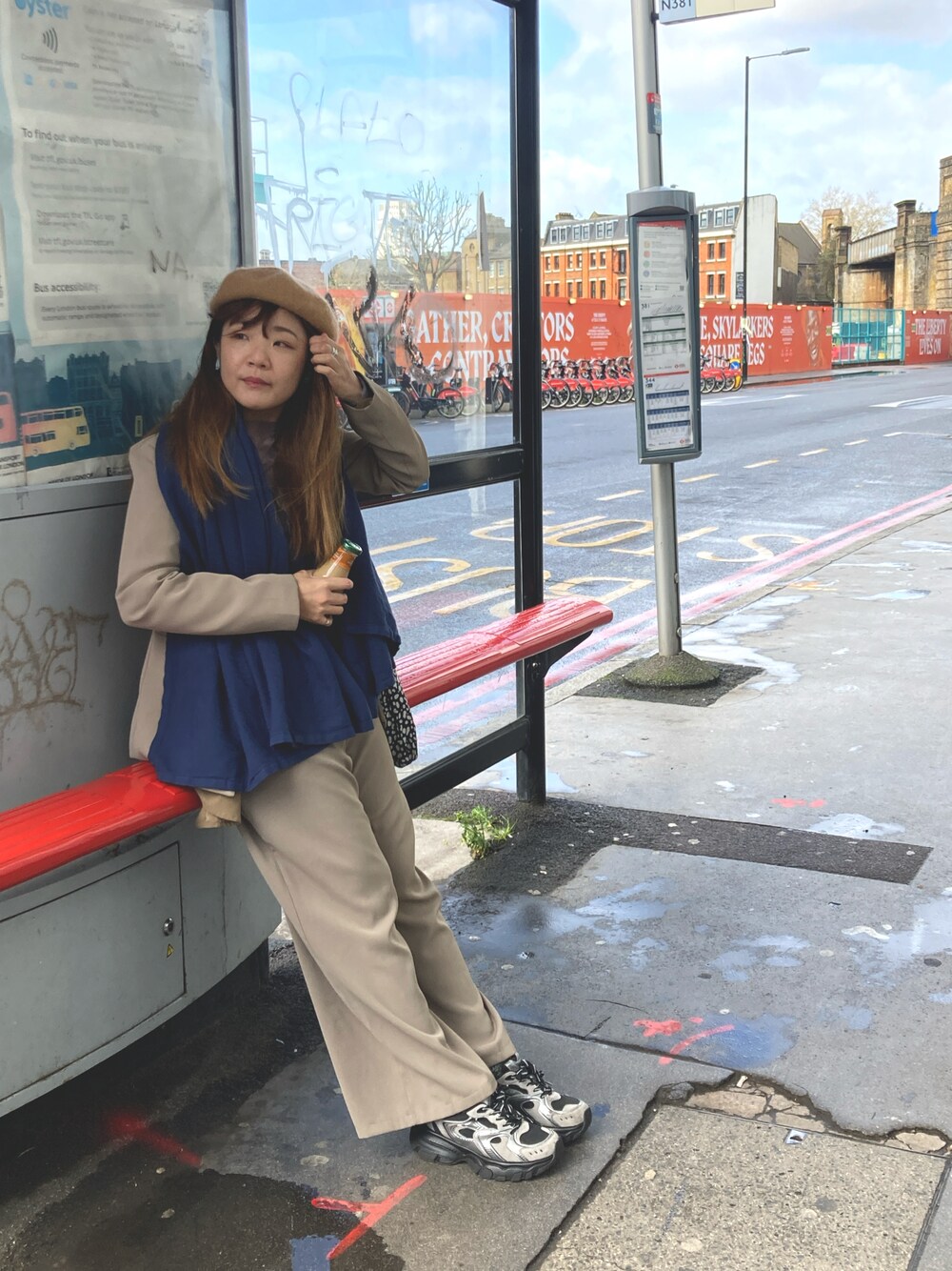 「pailailiのアイテム（スニーカー、シルバー系）」を使った、迷Mir /。daily stylさん（レディース・162cm）の春コーディネートの1枚目の写真