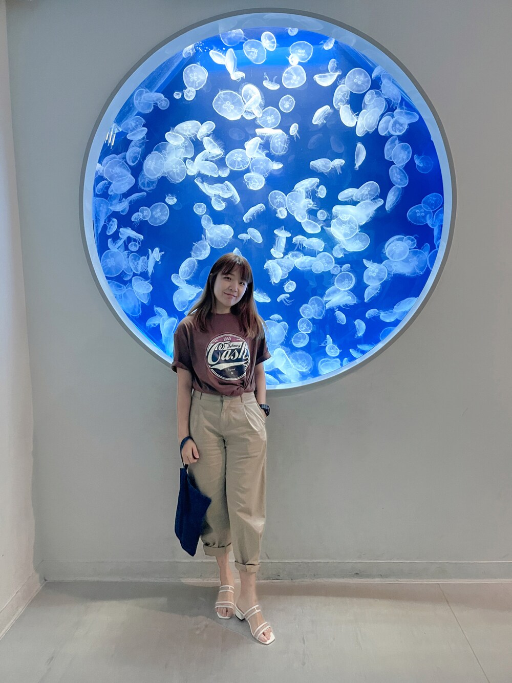 「シンプルスタイル」｜「UNIQLOのアイテム（チノパンツ、ベージュ系）」を使った、迷Mir /。daily stylさん（レディース・162cm）の夏コーディネートの1枚目の写真