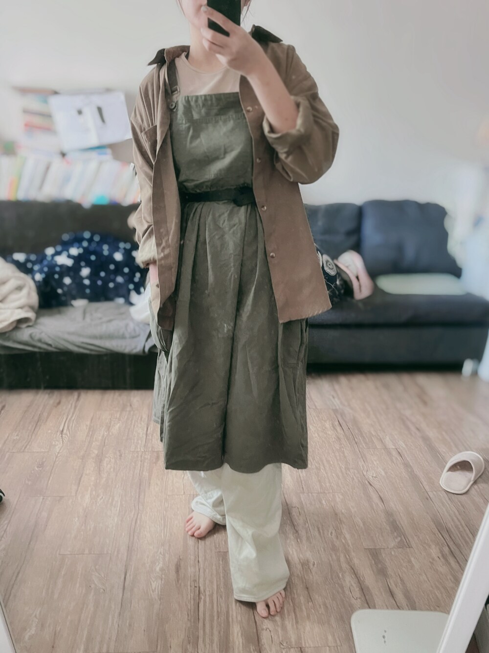 「QUEEN SHOPのアイテム（オールインワン・サロペット、グリーン系）」を使った、迷Mir /。daily stylさん（レディース・162cm）の春コーディネートの1枚目の写真