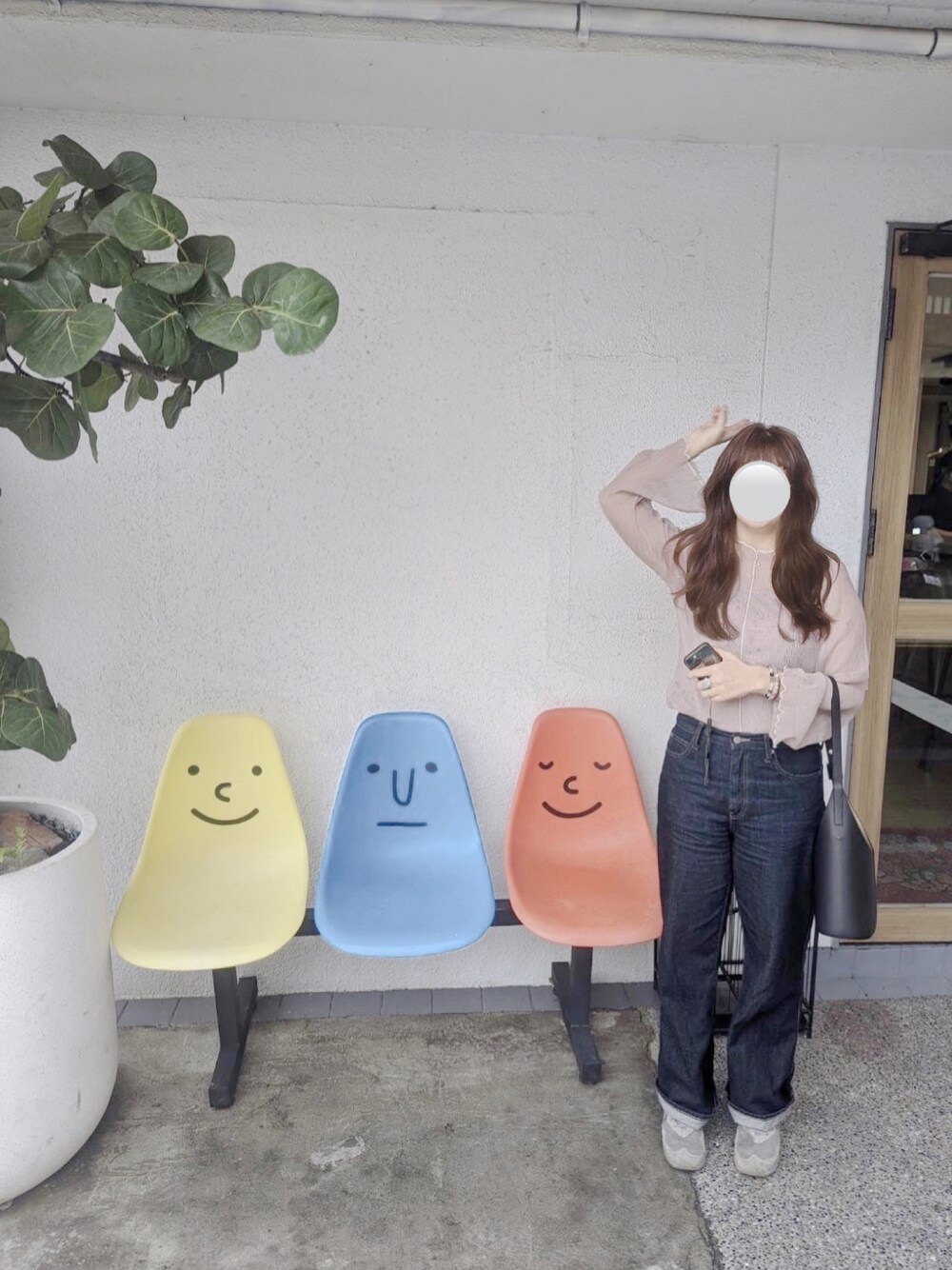 「UNIQLOのワイドフィットカーブジーンズ（デニムパンツ、ブルー系）」を使った、迷Mir /。daily stylさん（レディース・162cm）の夏コーディネートの1枚目の写真
