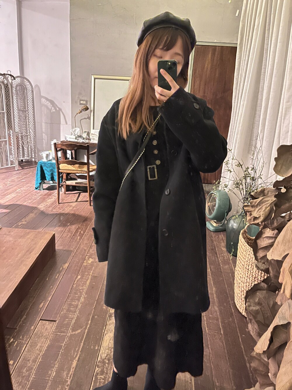 「no brandのアイテム（チェスターコート、ブラック系）」を使った、迷Mir /。daily stylさん（レディース・162cm）の冬コーディネートの1枚目の写真