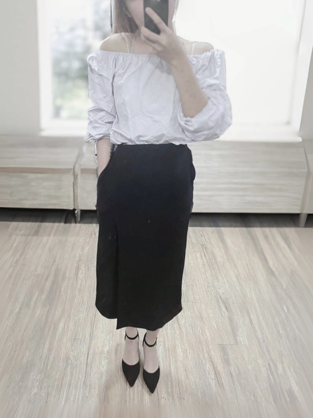 「UNIQLOのデニムジャージースカート（スカート、ブラック系）」を使った、迷Mir /。daily stylさん（レディース・162cm）の春コーディネートの1枚目の写真