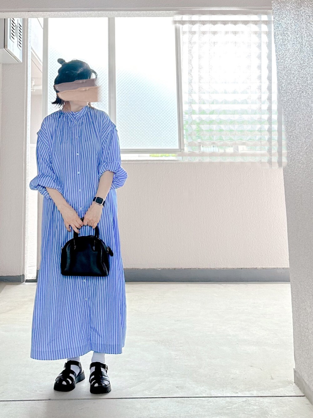 「お出かけコーデ、ボリューム袖、グルカサンダル、シンプル、ワンピース、おしやれさんと繋がりたい、ootd、ストライプ」｜「BONLECILLのアイテム（ワンピース、ブルー系）」を使った、c_o_c_oさん（レディース・158cm）の夏コーディネートの1枚目の写真