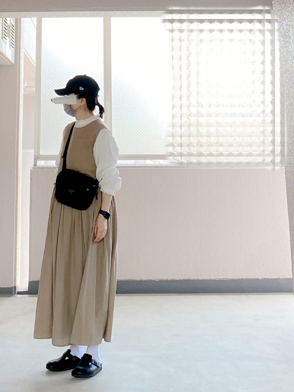 「着回しコーデ、ワンピース、ロングワンピース、ナチュラル、ブラウス、シンプル、キャップ、おしゃれさんと繋がりたい」｜「NEW ERAのアイテム（キャップ、ブラック系）」を使った、c_o_c_oさん（レディース・158cm）の夏コーディネートの1枚目の写真