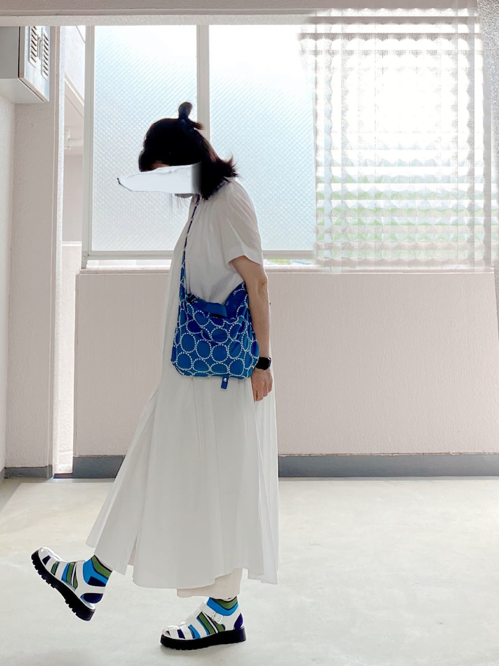 「ラクチンコーデ、シンプル、夏、ナチュラル、ワンピース、ユニクロマルニ、グルカサンダル、おしゃれさんと繋がりたい」｜「GUのアイテム（ワンピース/ドレス、ホワイト系）」を使った、c_o_c_oさん（レディース・158cm）の夏コーディネートの1枚目の写真