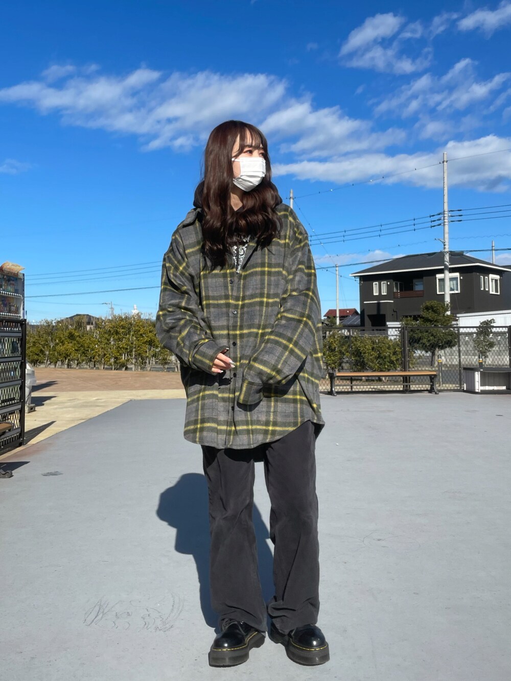 「ビッグシルエット、カジュアル、シャツ、チェックシャツ、休日スタイル、休日コーデ、ootd、シャツスタイル、今日のコーデ、whiteland」｜「WHITELANDのWHITELAND/ホワイトランド/リバーシブルチェックシャツ（シャツ/ブラウス、グリーン系）」を使った、moneさん（レディース・160cm）の冬コーディネートの1枚目の写真