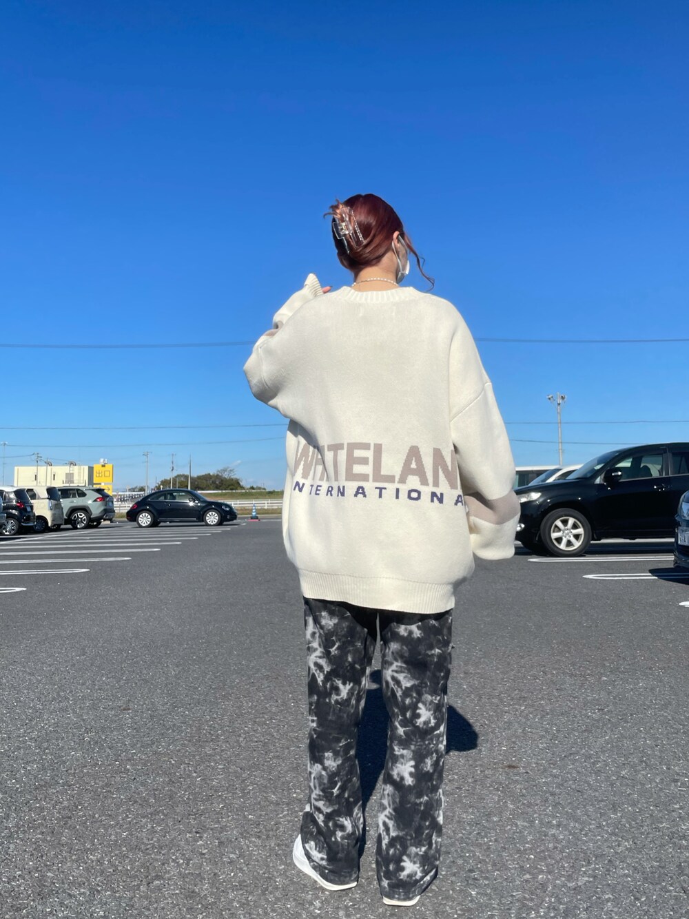 「大人カジュアル、休日スタイル、ootd、今日のコーデ、LHP、whiteland、カーディガン、ラフ、カジュアル」｜「WHITELANDのアイテム（カーディガン/ボレロ、ホワイト系）」を使った、moneさん（レディース・160cm）の秋コーディネートの1枚目の写真