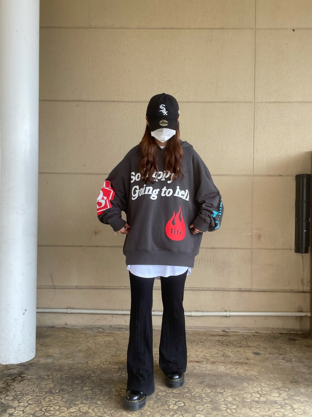 「秋のコーデ、カジュアル、ootd、LHP、今日のコーデ、休日スタイル、ストリート、パーカー」｜「WHITELANDのアイテム（パーカー、グレー系）」を使った、moneさん（レディース・160cm）の秋コーディネートの1枚目の写真