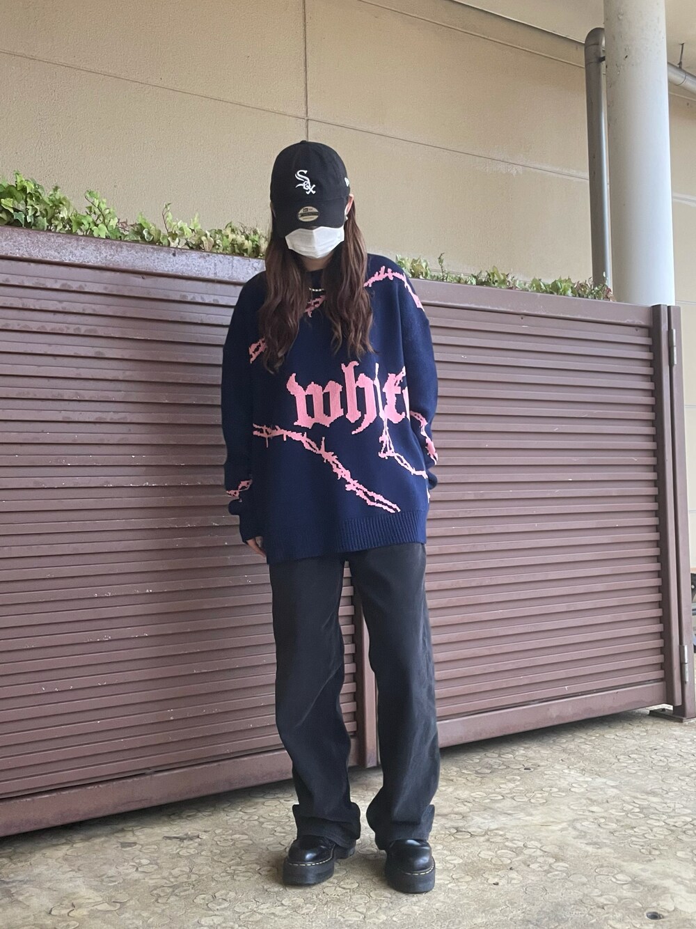 「秋冬コーデ、ゆったりコーデ、今日のコーデ、休日スタイル、ootd、キレイめ、カジュアル、whiteland、ニット」｜「WHITELANDのアイテム（ニット/セーター、ブルー系）」を使った、moneさん（レディース・160cm）の秋コーディネートの1枚目の写真
