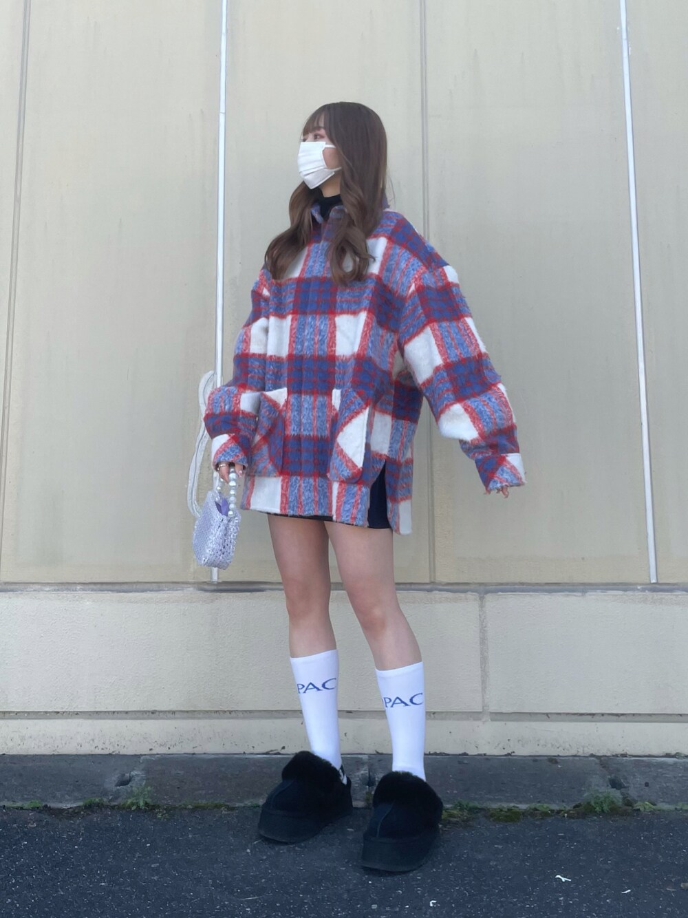 「ビッグシルエット、休日スタイル、デートコーデ、ootd、春カラー、春コーデ、シャツスタイル、カラーコーデ、今日のコーデ、大人かわいい」｜「DANKE SCHONのDankeSchon/ダンケシェーン/チェックシャツ（シャツ/ブラウス、ブルー系）」を使った、moneさん（レディース・160cm）の冬コーディネートの1枚目の写真