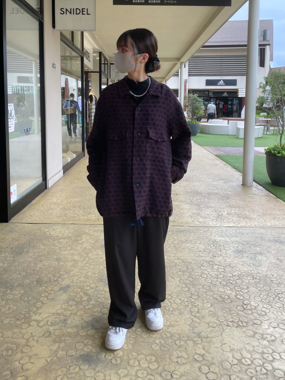 「秋カラー、きれいめカジュアル、今日のコーデ、シャツスタイル、Azuma.、ootd、カジュアル」｜「Azuma.のSTAR PLAID SHIRT  (20AH-SH-02)（シャツ/ブラウス、レッド系）」を使った、moneさん（レディース・160cm）の夏コーディネートの1枚目の写真