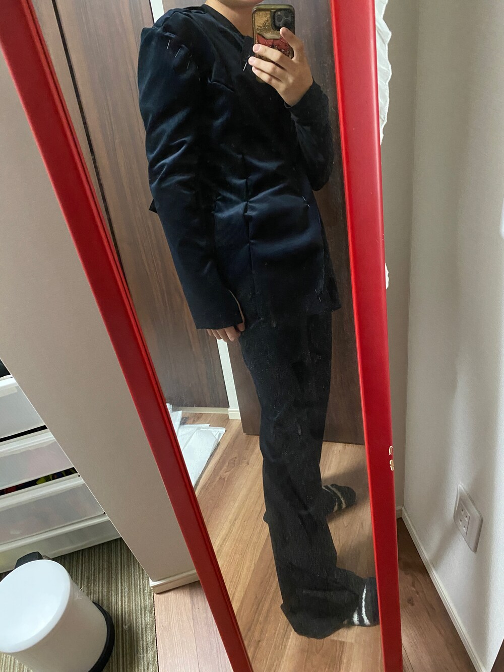 「別珍」｜「made by meのアイテム（スーツパンツ、ブラック系）」を使った、りりんりり［U50］さん（メンズ・50cm）の春コーディネートの1枚目の写真