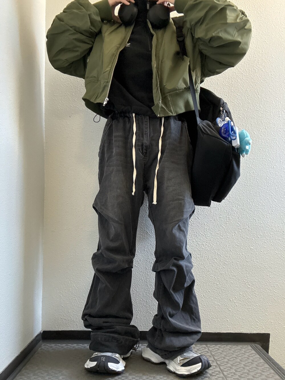 「adidasのアイテム（トップス、ブラック系）」を使った、ぽぽぬなさん（レディース・167cm）の冬コーディネートの1枚目の写真