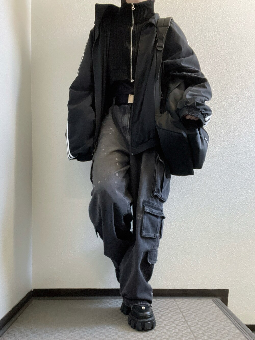 「KOLEATのアイテム（ニット/セーター、ブラック系）」を使った、ぽぽぬなさん（レディース・167cm）の春コーディネートの1枚目の写真
