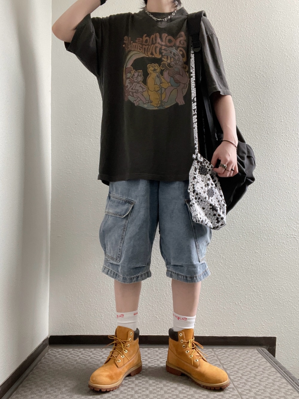 「BLESSED BULLETのアイテム（ネックレス、グレー系）」を使った、ぽぽぬなさん（レディース・167cm）の夏コーディネートの1枚目の写真