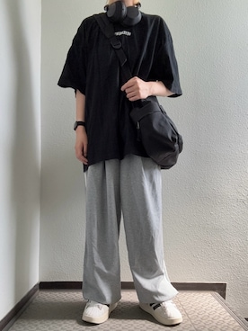 「VETEMENTS（ヴェトモン）のVETEMENTS / ヴェトモン：LOGO LABEL T-SHIRT：UE52TR120[RIP]（Tシャツ/カットソー、ブラック系）」を使った、ぽぽぬなさん（レディース・167cm）の夏コーディネート