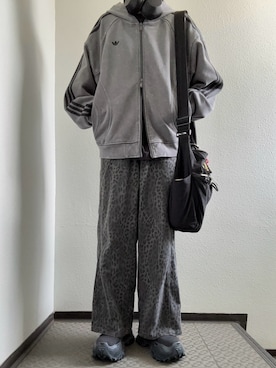 「adidas（アディダス）のTG FZ パーカー / アディダスオリジナルス adidas Originals（パーカー、グレー系）」を使った、ぽぽぬなさん（レディース・167cm）の春コーディネート