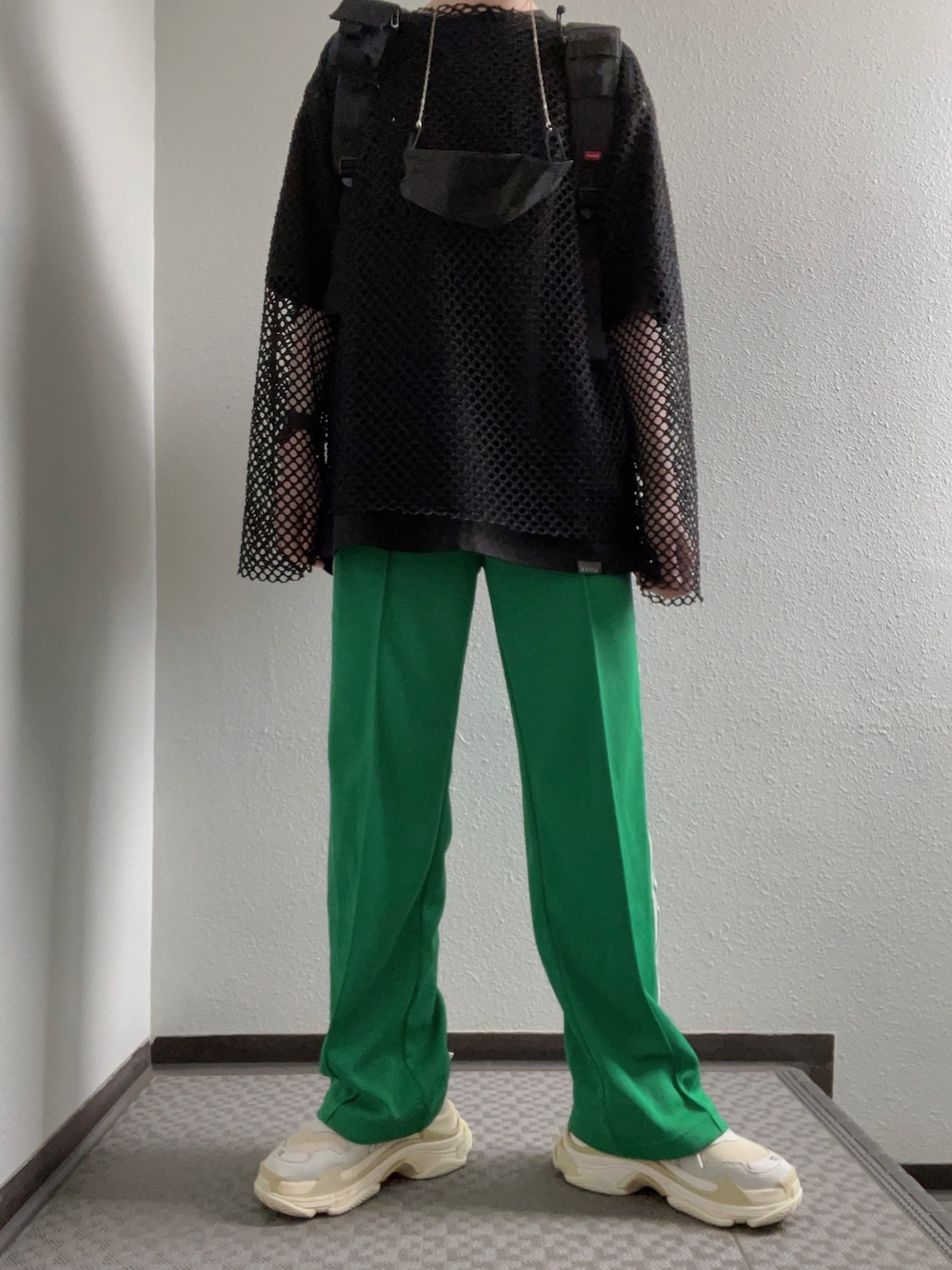 「AIVERのAIVER　シルケット天竺リベットパッチTEE（Tシャツ/カットソー、ブラック系）」を使った、ぽぽぬなさん（レディース・167cm）の夏コーディネートの1枚目の写真