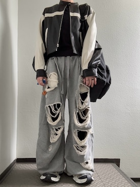 「adidas（アディダス）のアイテム（Tシャツ/カットソー、ブラック系）」を使った、ぽぽぬなさん（レディース・167cm）の春コーディネート