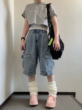 「adidas（アディダス）のアイテム（Tシャツ/カットソー、グレー系）」を使った、ぽぽぬなさん（レディース・167cm）の春コーディネート