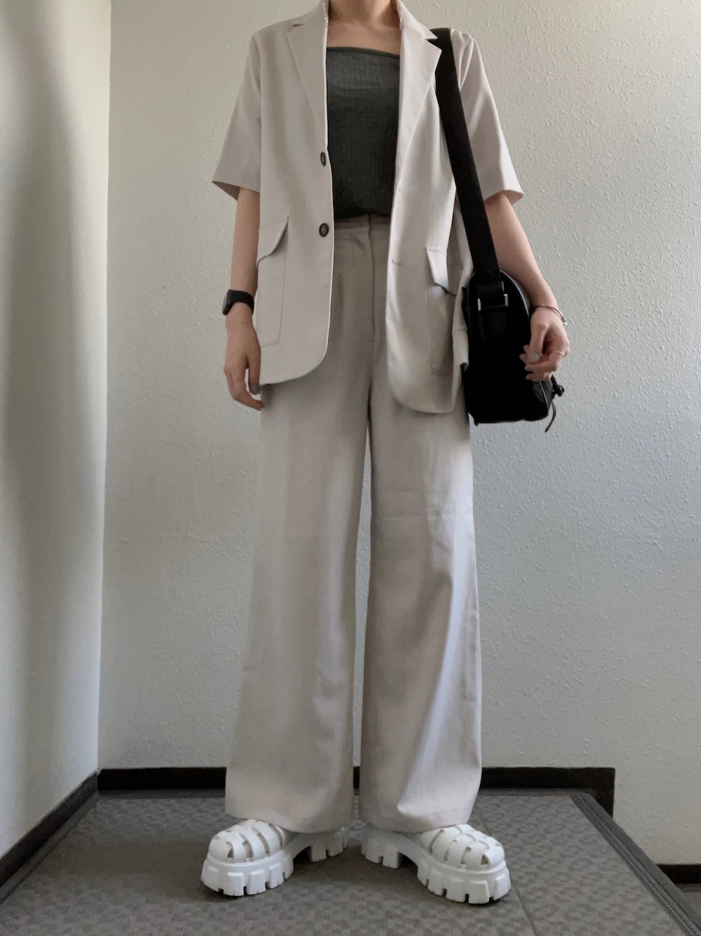 「FOREVER 21の【MODE】リネンライクジャケット（シャツ/ブラウス、グレー系）」を使った、ぽぽぬなさん（レディース・167cm）の夏コーディネートの1枚目の写真