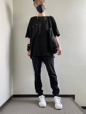 「adidas（アディダス）のトラックパンツ [SST TRACK PANTS] アディダスオリジナルス（スウェットパンツ）」を使った、ぽぽぬなさん（レディース・167cm）の秋コーディネート