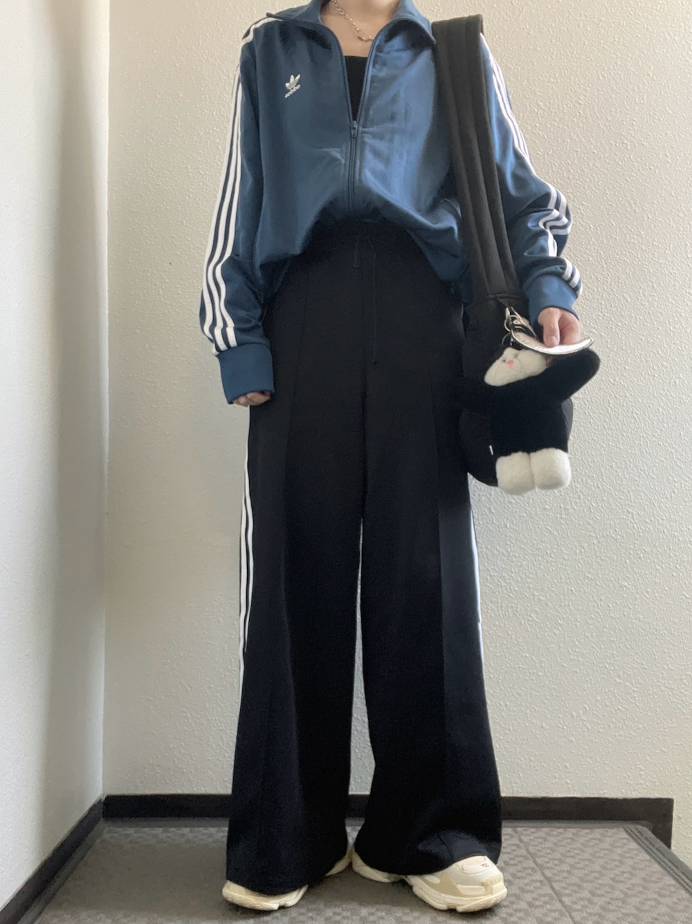 M474 Lサイズ PRIME BLUE ワイドパンツ アディダスオリジナルス