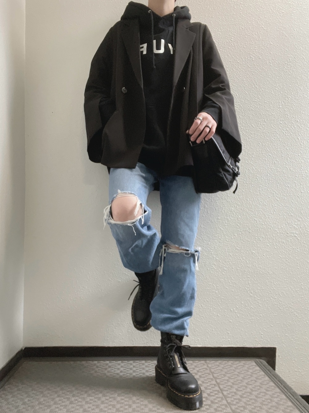 「HUFのHUF/ハフ ESSENTIALS OG LOGO PO HOODIE ロゴ ビッグシルエット プルオーバーパーカー（パーカー、ブラック系）」を使った、ぽぽぬなさん（レディース・167cm）の冬コーディネートの1枚目の写真