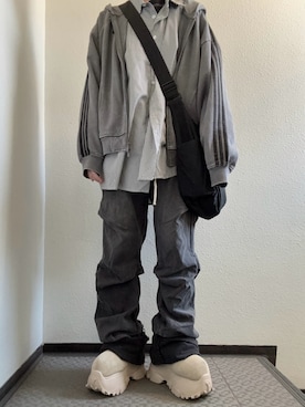 「adidas（アディダス）のアイテム（Tシャツ/カットソー、ブラック系）」を使った、ぽぽぬなさん（レディース・167cm）の春コーディネート