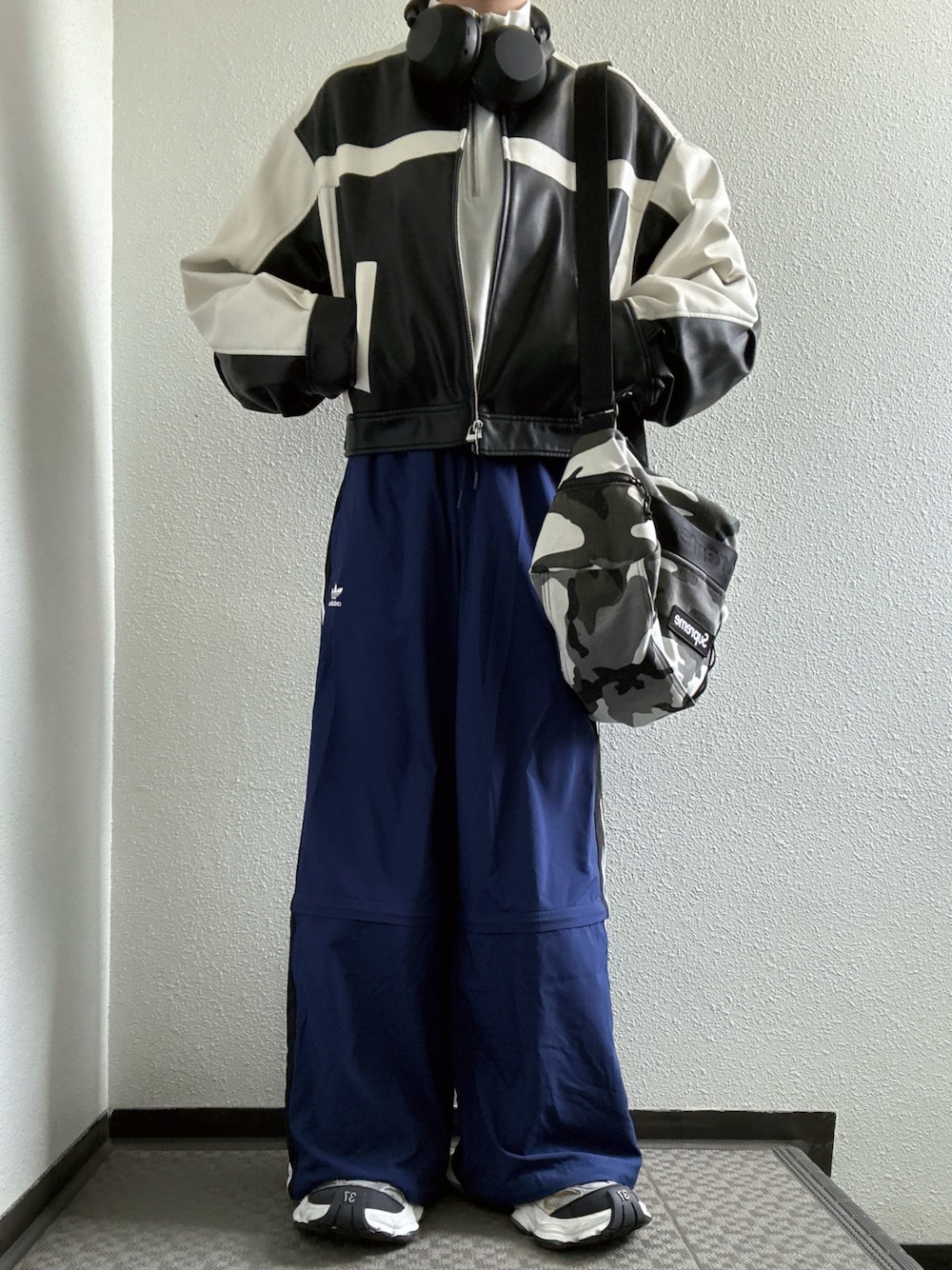「PAGEBOYのハーフZIPショートトラックジャケット（ジャージ、ホワイト系）」を使った、ぽぽぬなさん（レディース・167cm）の春コーディネートの1枚目の写真