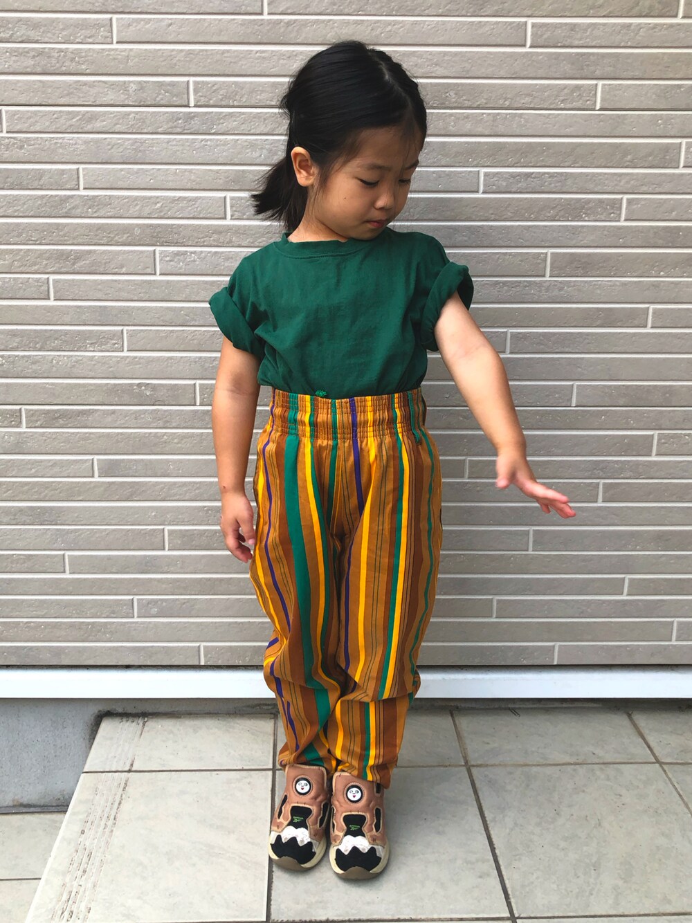 「公園スタイル、公園コーデ、カラフルパンツ、タイガー、虎、カンフーパンダ」｜「devirockのアイテム（Tシャツ/カットソー、グリーン系）」を使った、kikkingumさん（キッズ・100cm）の夏コーディネートの1枚目の写真