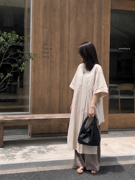 「CORNERS（コーナーズ）の【インフルエンサーKRさん×CORNERSコラボ】スラブジョーゼットカフタンシャツワンピース（シャツワンピース、ホワイト系）」を使った、kuririnさん（レディース・159cm）の夏コーディネート