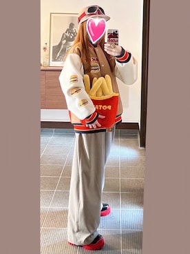 「Design Tshirts Store graniph（デザイン　ティーシャツ　ストア　グラニフ）のアイテム」を使った、致し方なく課金さん（レディース・157cm）の冬コーディネート