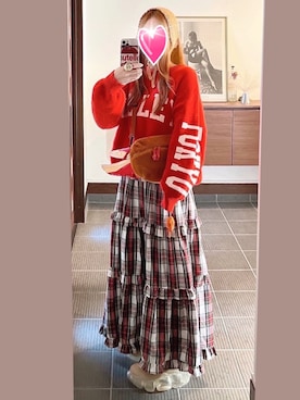 「Alley Tokyo（アリートーキョー）のBIGロゴALLEYニット（ニット/セーター、レッド系）」を使った、致し方なく課金さん（レディース・157cm）の春コーディネート